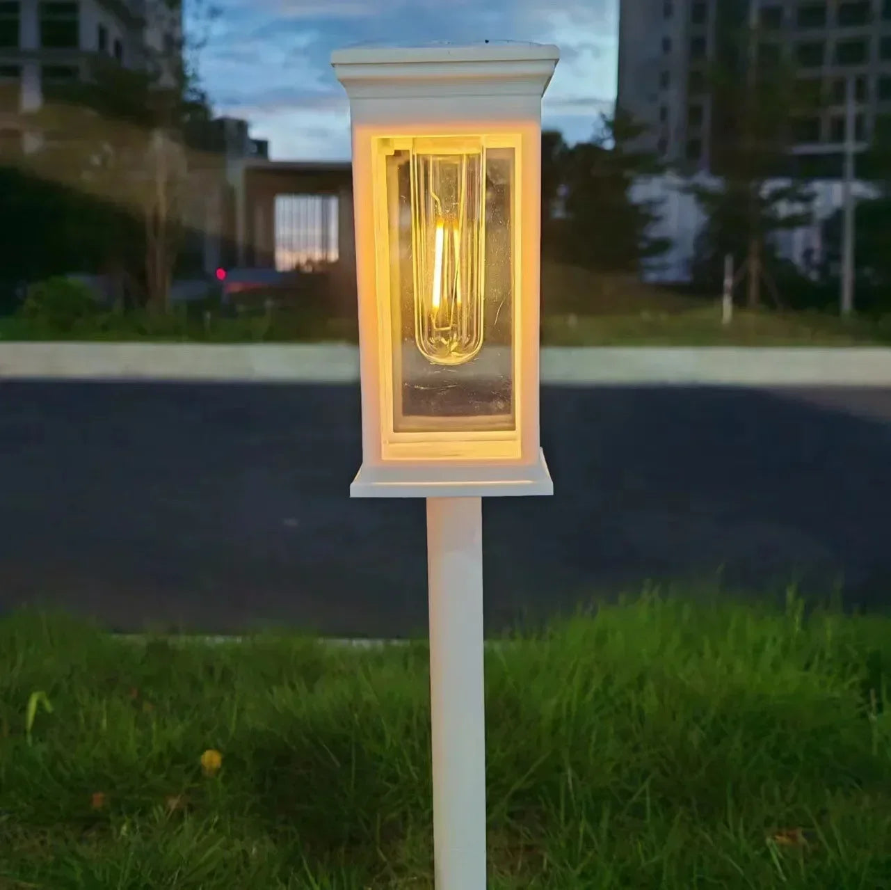 Vintage Solar Pathway Lights for Garden Walkways & Lawn Edges – 4/6/8 Pack